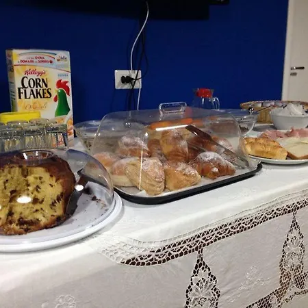 Alojamento de Acomodação e Pequeno-almoço Fly Bari