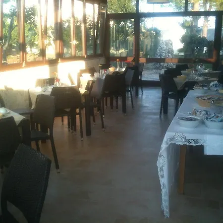 Alojamento de Acomodação e Pequeno-almoço Fly 3*